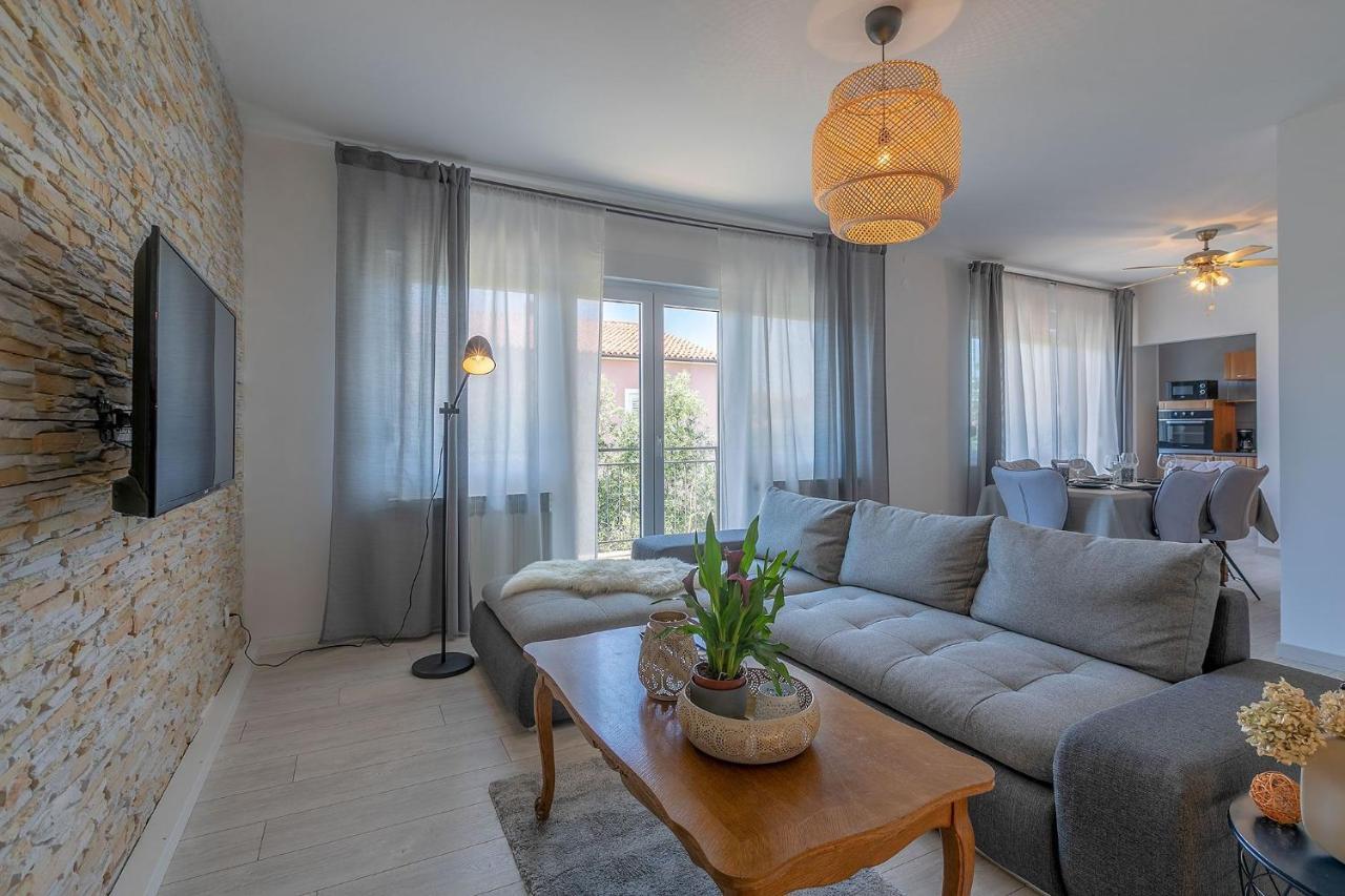 Premium 100M2 Sea View Apartment Лижнян Екстер'єр фото