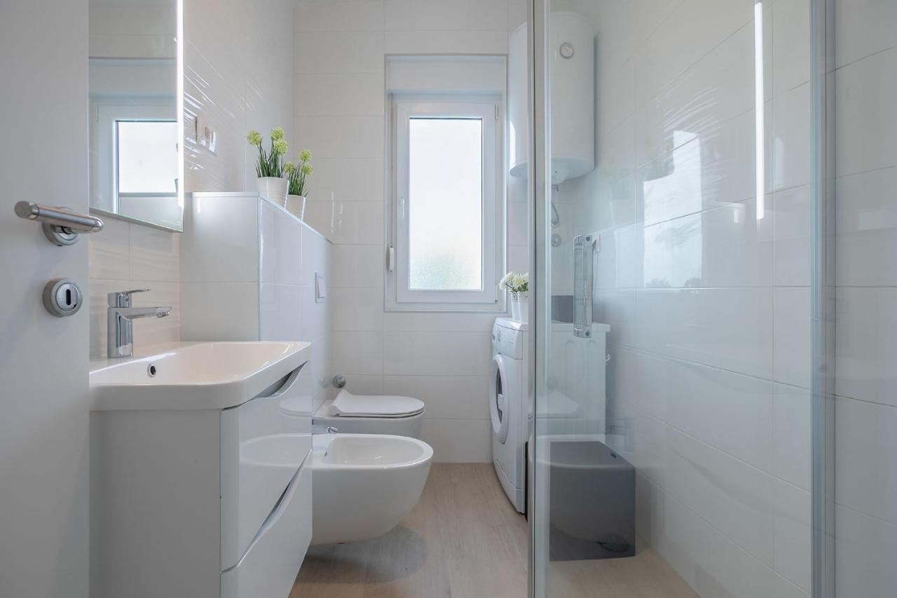 Premium 100M2 Sea View Apartment Лижнян Екстер'єр фото